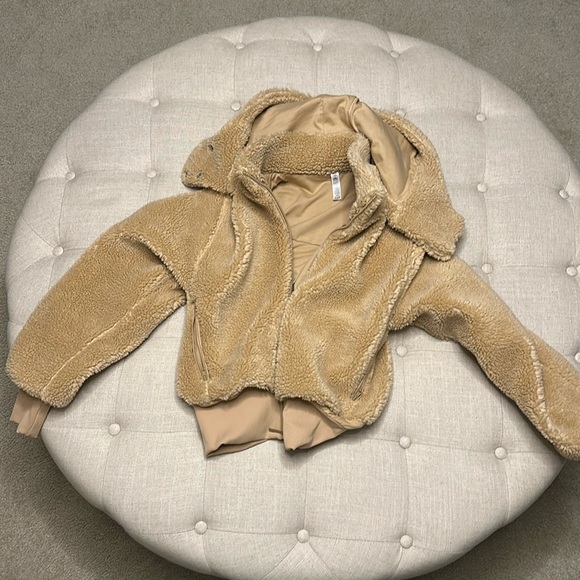 Alo Yoga Foxy Sherpa jacket - Picture 3 of 7